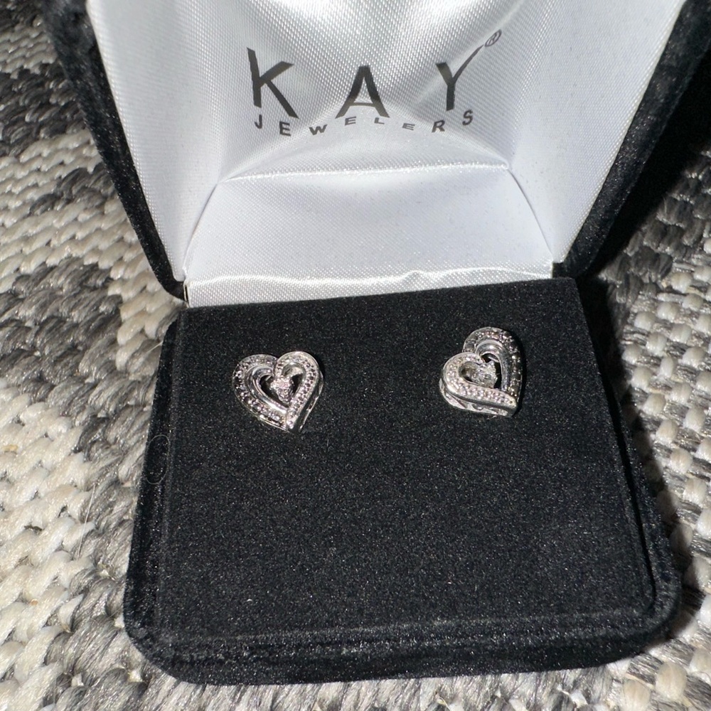 Kay Heart Earrings